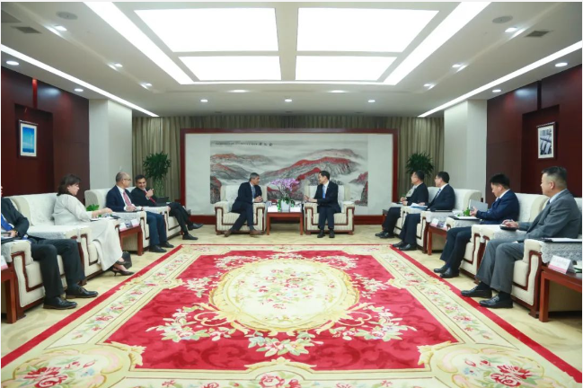 �����Ȼ������Τ��ȫ���³�����ϯִ�йٿ�ΰïһ��